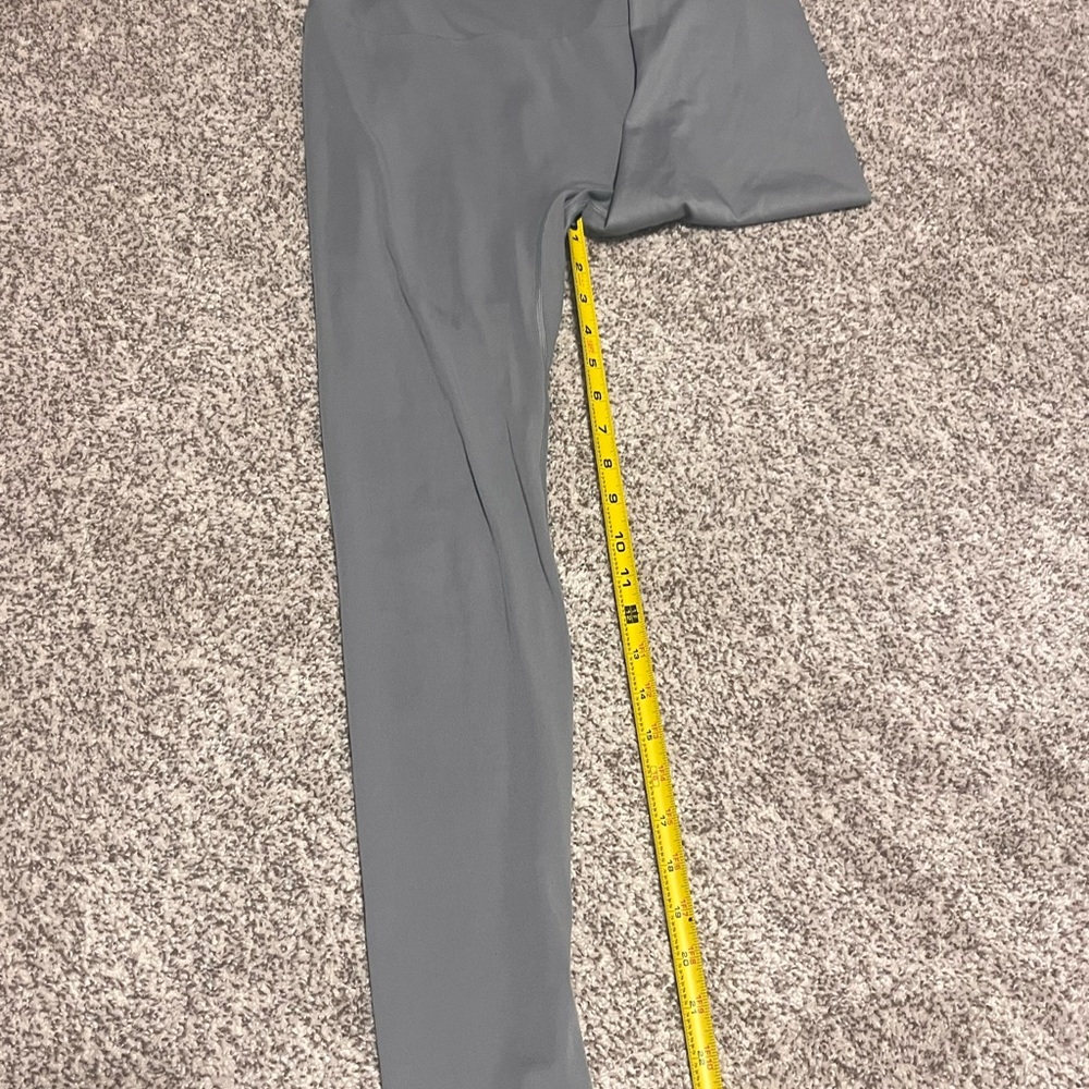 Gymshark Gray High-Waisted Leggings Size L | Stretch Athletic Workout Pants - Picture 7 of 8